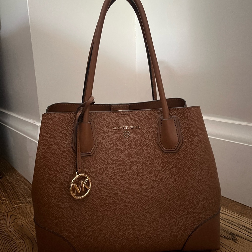 Michael Kors Brown Tote with Structured Leather Design